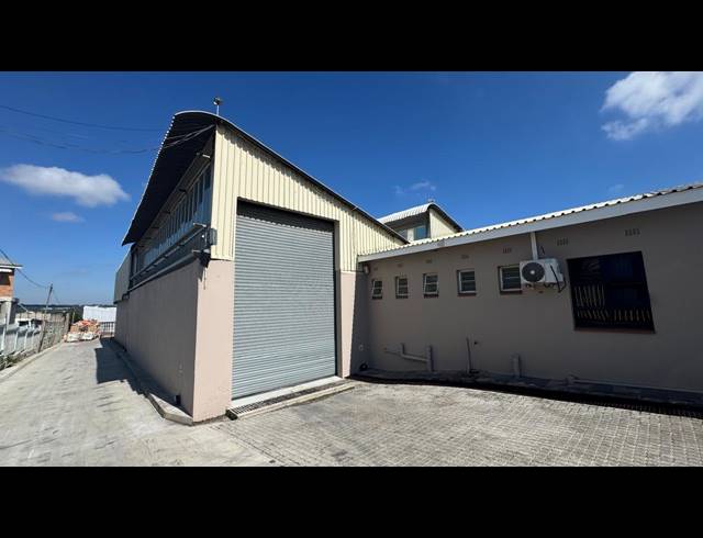2,600M² WAREHOUSE FOR SALE IN WYNBERG